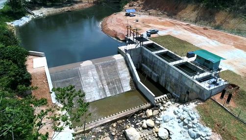 Small hydropower weir and intake